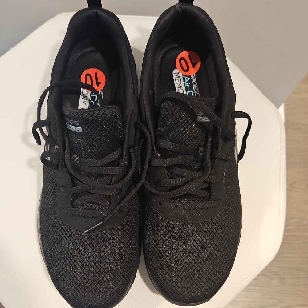 Skechers Black Sneakers with Breathable Knit Upper and Lightweight Sole - Picture 2 of 6